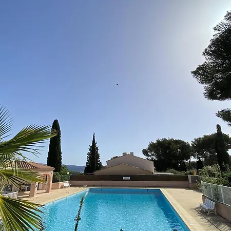 Mazet Renove Avec Piscine, Tennis, 2 Terrasses A Cavalaire-sur-mer. - Fr-1-100-333 *